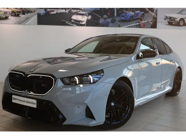BMW M5 Sedan 2025 Hybride Benzine 40