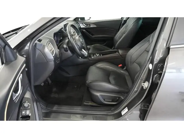 Mazda 3 2.0 SkyActiv-G 120 TS 2017 Benzine 7