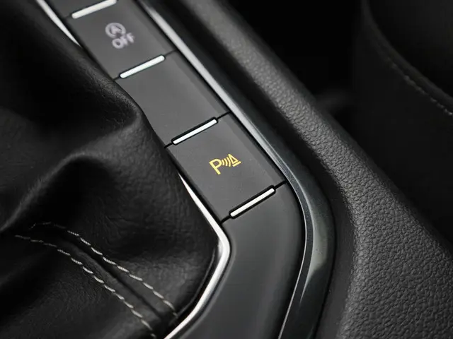 Volkswagen Tiguan 1.5TSI/150PK R-Line DSG 2022 Benzine 24