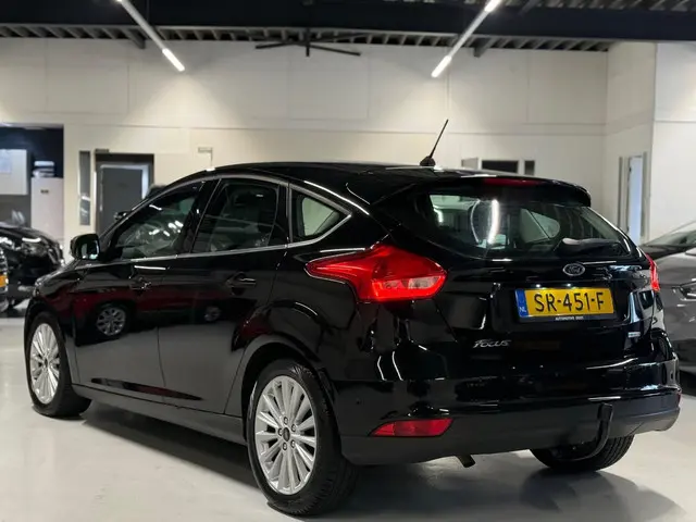 Ford Focus 1.0 Titanium Navi|Trekhaak|PDC! 2018 Benzine 5