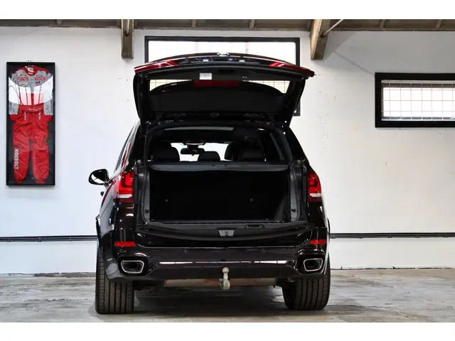 BMW X5 xDrive35i High Executive 2018 Benzine 10