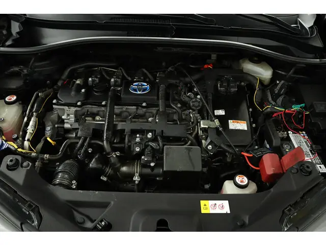 Toyota C-HR 1.8 Hybrid Executive 2017 Hybride Benzine 33