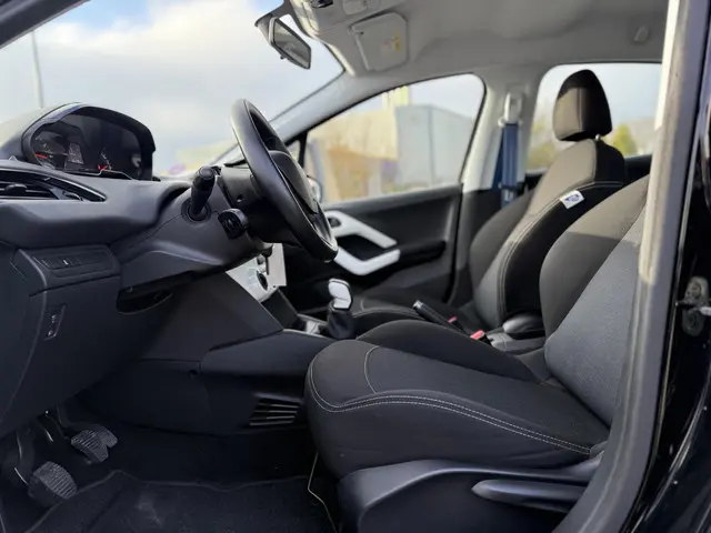 Peugeot 208 1.0 VTi LIKE 2014 Benzine 9