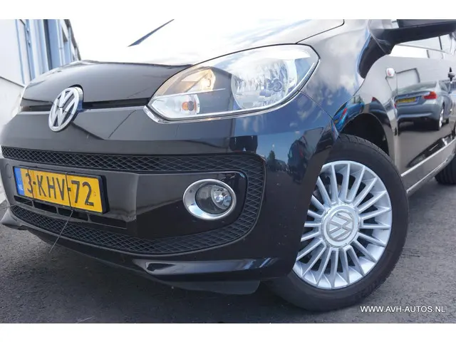 Volkswagen up! 1.0 move up! 2012 Benzine 12