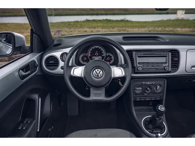 Volkswagen Beetle Cabriolet 1.2 TSI 2014 Benzine 2