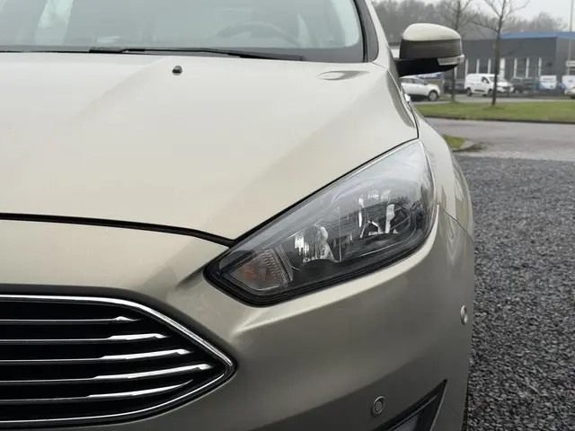 Ford Focus Wagon 1.0 First Edition 2015 Benzine 38