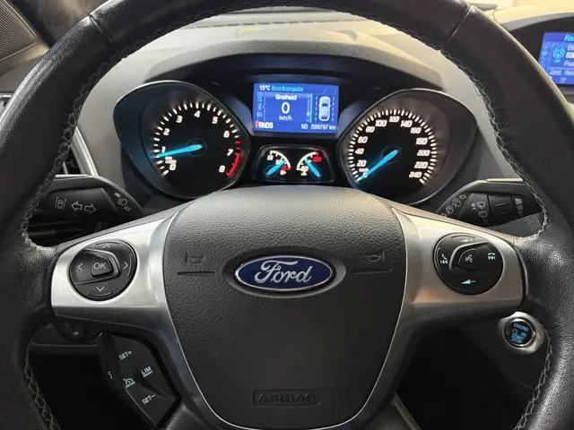 Ford Kuga 1.6 Titanium Plus 4WD, 183Pk, 2015, 2015 Benzine 20