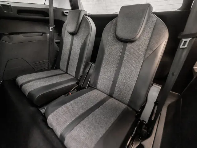 Peugeot 5008 1.2 PureTech Sport 7 Persoons 2018 Benzine 17