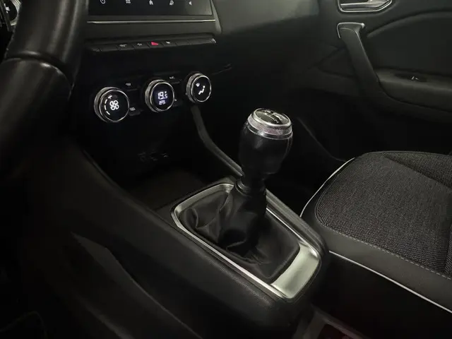 Renault Captur 1.0 TCe 100 Intens 2020 Benzine 28