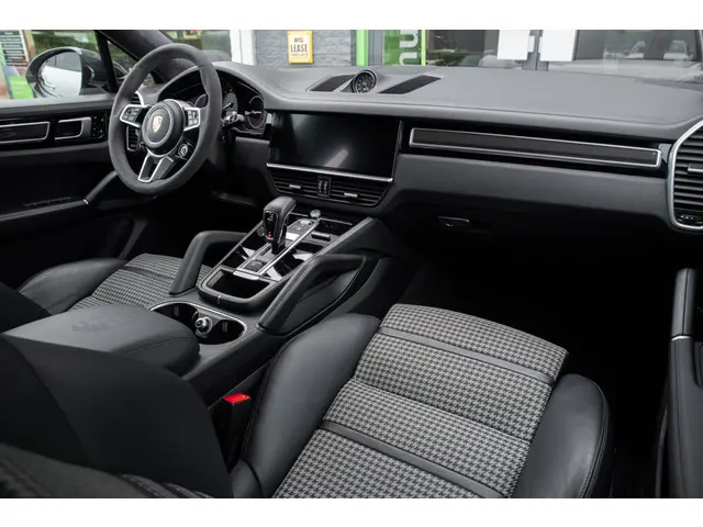 Porsche Cayenne Coupé 3.0 E-Hybrid 2020 Hybride Benzine 18