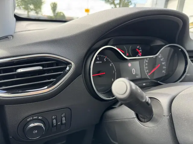 Opel Crossland 1.2 Turbo Elegance 2022 Benzine 42