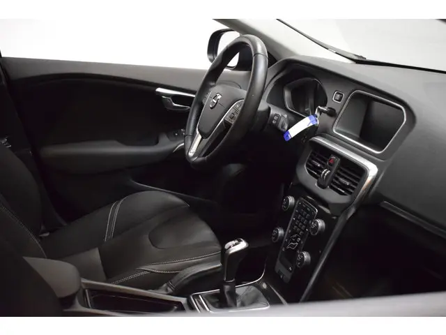 Volvo V40 2.0 123pk Momentum 2017 Benzine 13