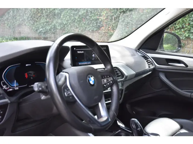 BMW X3 xDrive30e High Executive 2021 Hybride Benzine 6