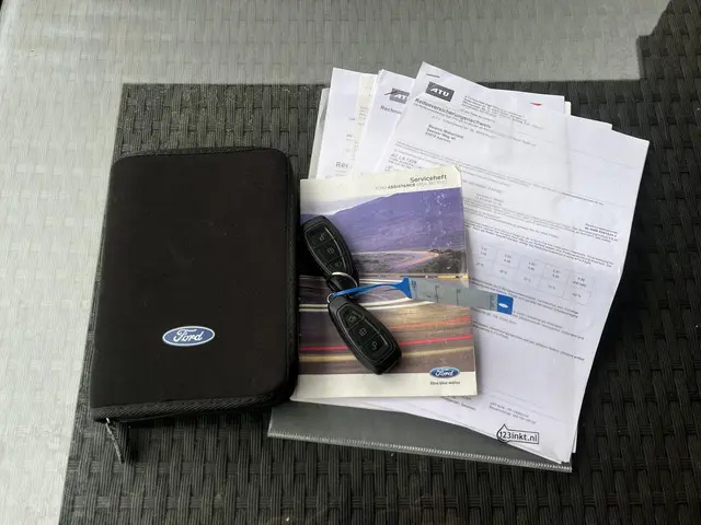 Ford C-MAX 1.0 Titanium 2013 Benzine 24