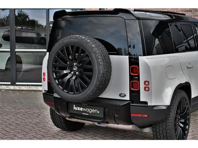 Land Rover Defender 110 3.0 D250 2023 Diesel 44