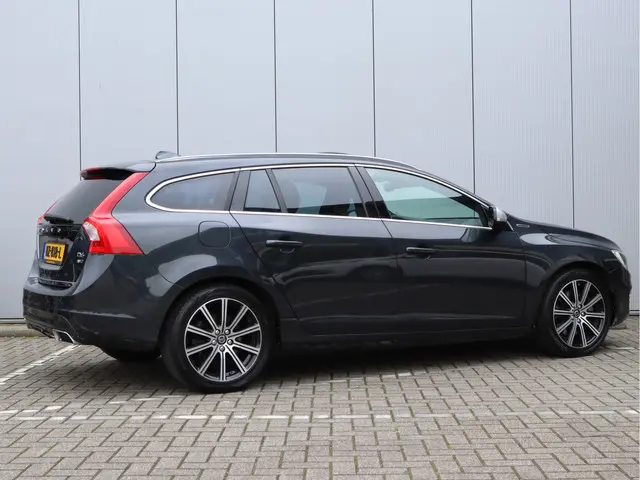 Volvo V60 2.4 D6 AWD Plug-In Hybrid 2015 Hybride Diesel 5