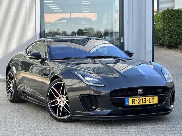 Jaguar F-Type P300 RWD R-Dynamic 2020 Benzine 54
