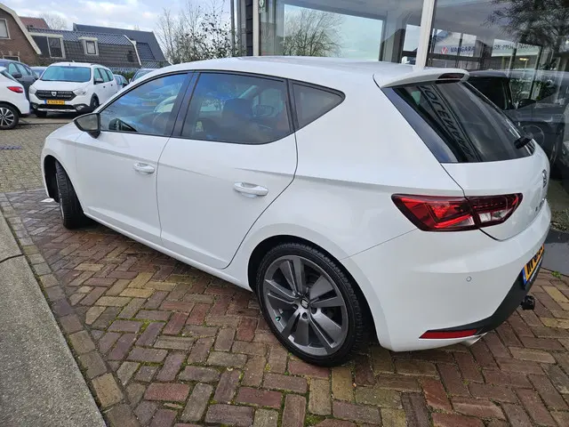 SEAT Leon 1.4 EcoTSI FR Connect 2016 Benzine 4
