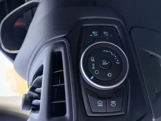 Ford Focus 1.0 Lease Edition, Start NIET 2017 Benzine 15