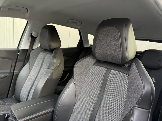 Peugeot 3008 1.2 PureTech Allure 2019 Benzine 22