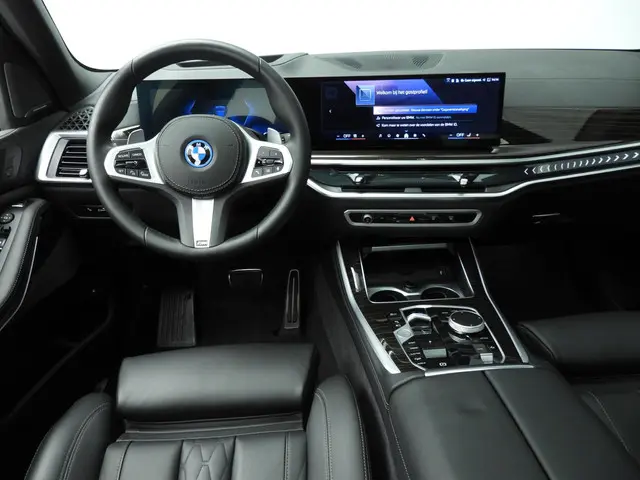 BMW X5 xDrive50e 2025 Hybride Benzine 10