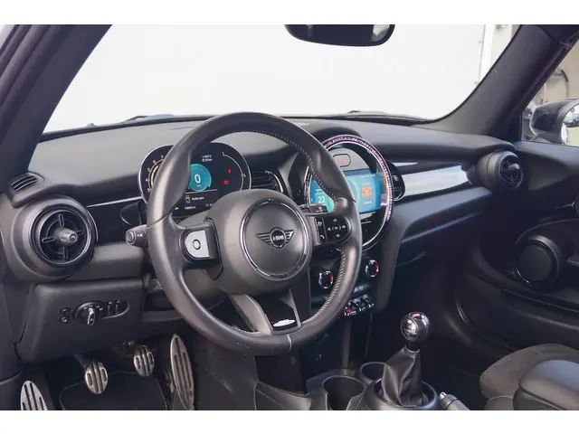 MINI 3-Deurs Cooper 2021 Benzine 10