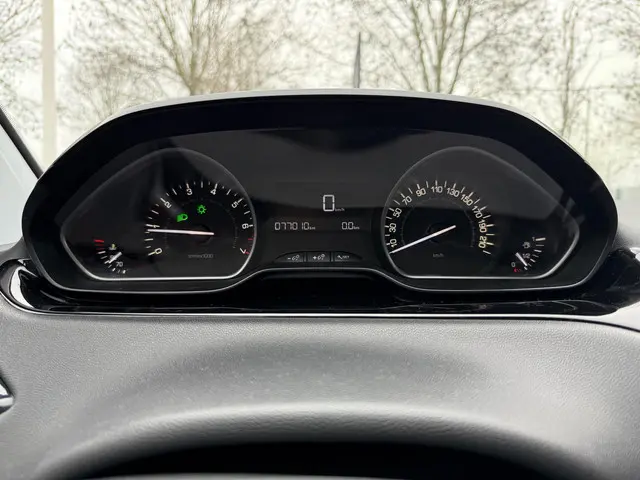 Peugeot 208 1.2 PureTech Blue Lease 2016 Benzine 18