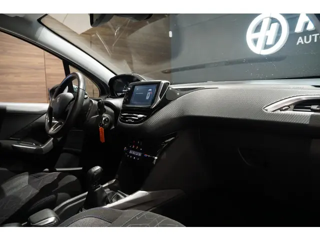Peugeot 2008 1.2 PureTech Allure 2018 Benzine 7