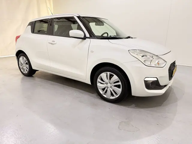 Suzuki Swift HB 1.2 Dualjet Select Navi 2019 Benzine 37