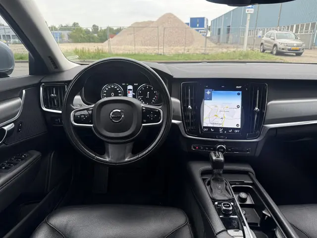 Volvo S90 3