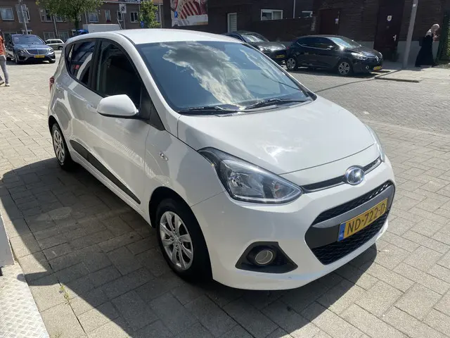 Hyundai i10 1.0i i-Motion Comfort 2017 Benzine 6