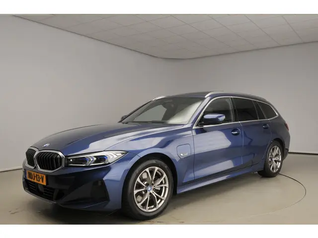 BMW 3 Serie Touring 320e 2023 Hybride Benzine 58