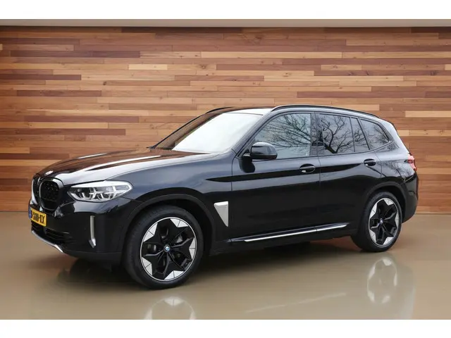 BMW iX3 High Executive 80 kWh 2021 Elektrisch 2