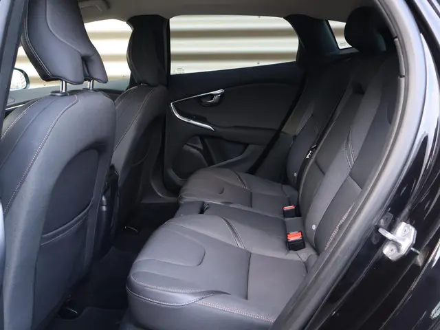 Volvo V40 Cross Country T3 Nordic+ 2017 Benzine 10