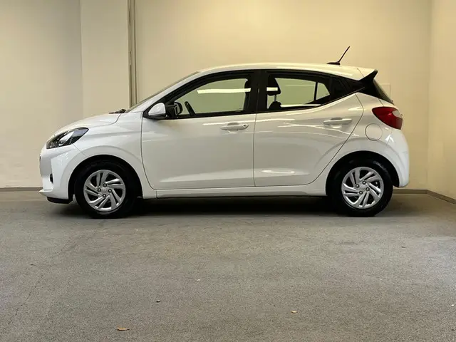 Hyundai i10 1.0 Comfort 2023 Benzine 12