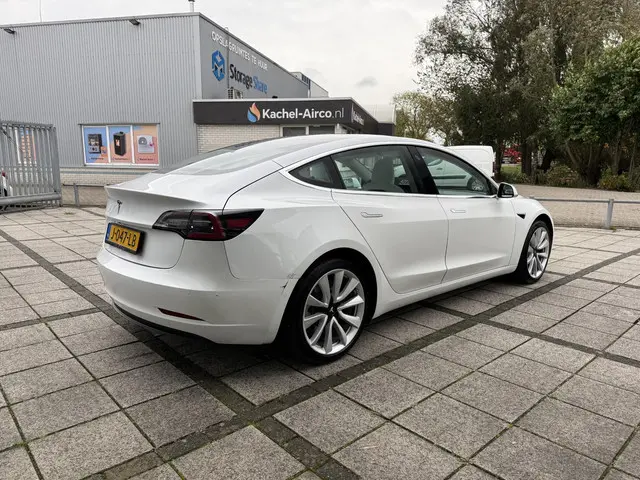 Tesla Model 3 Range Plus RWD 2020 Elektrisch 6