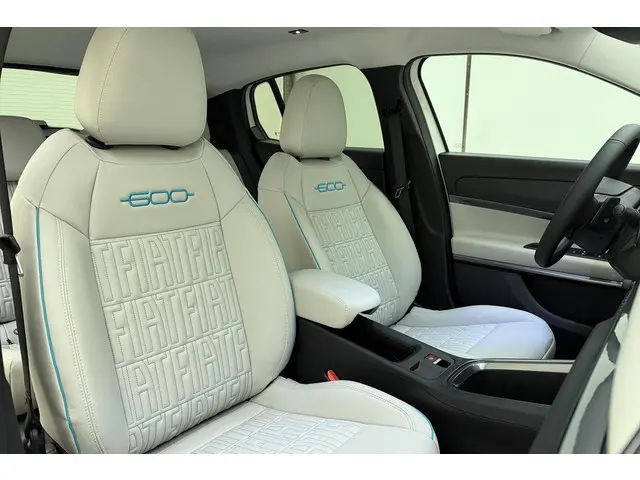 Fiat 600 1.2 Hybrid La Prima 2025 Hybride Benzine 13