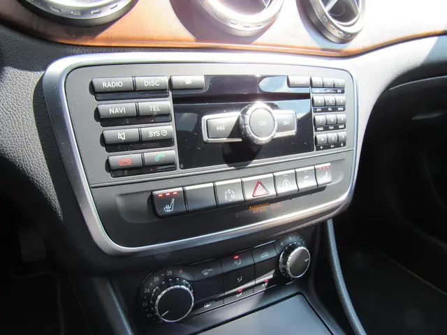 Mercedes-Benz GLA 250 Ambition Pano/Camera 2015 Benzine 17