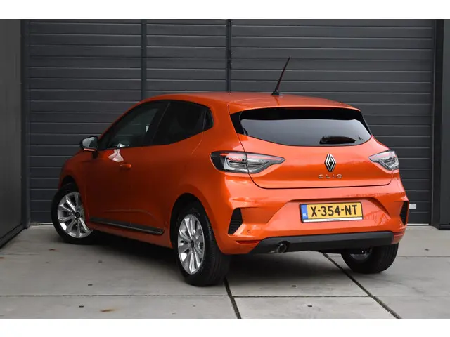 Renault Clio TCe 90 GPF evolution 2024 Benzine 8