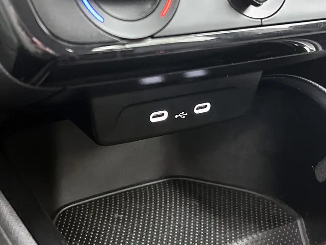 Škoda Fabia 1.0 TSI 95pk Ambition 2023 Benzine 27