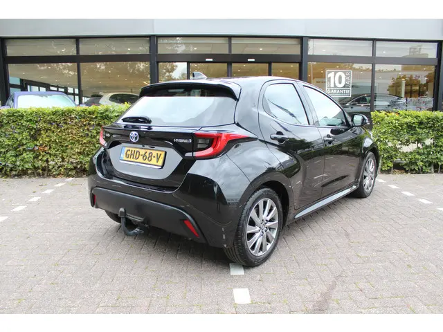 Toyota Yaris 1.5 Hybrid Dynamic 2023 Hybride Benzine 12