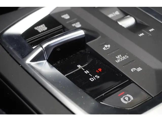 BMW 1 Serie 120 2025 Benzine 12