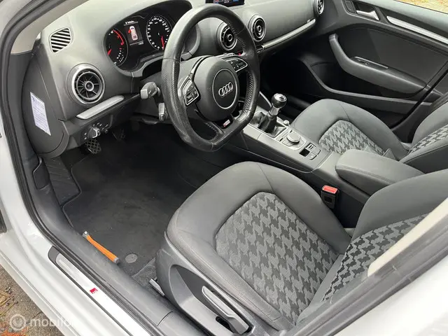 Audi A3 Sportback 1.2 TFSI S-line Sport 2016 Benzine 25