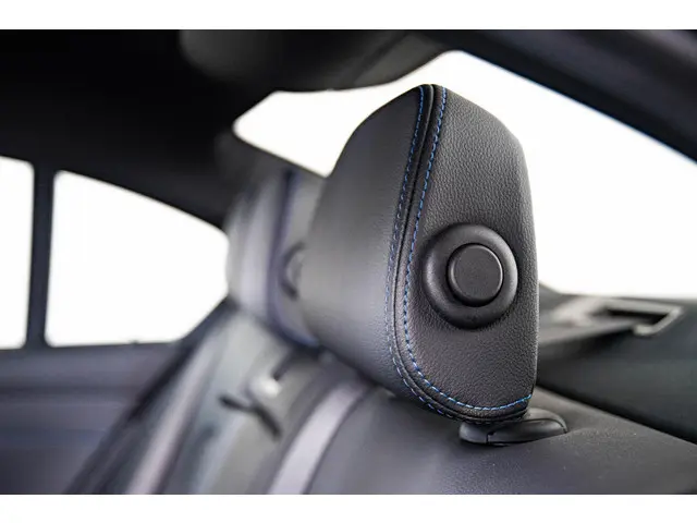 BMW 3 Serie 330e 2025 Hybride Benzine 55