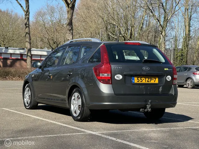 Kia cee'd Sporty Wagon 1.4 CVVT Comfort Pack 2012 Benzine 3