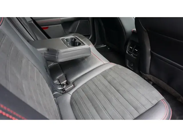 Ford Kuga 2.5 225pk PHEV ST-Line X 2021 Hybride Benzine 57