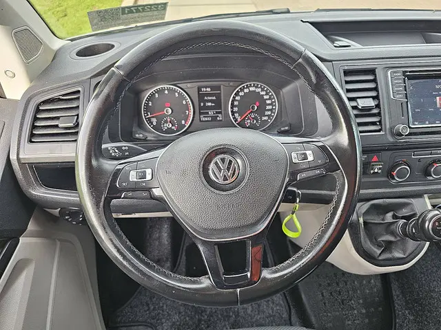Volkswagen Transporter 2.0 TSI 2018 Benzine 10