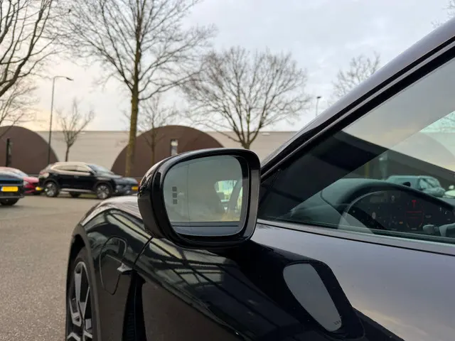 Porsche Taycan Performance 84 kWh 2023 Elektrisch 4