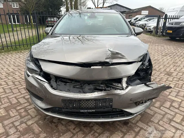 Opel Astra 1.0 Online Ed. SPORTS TOURER 2017 Benzine 4