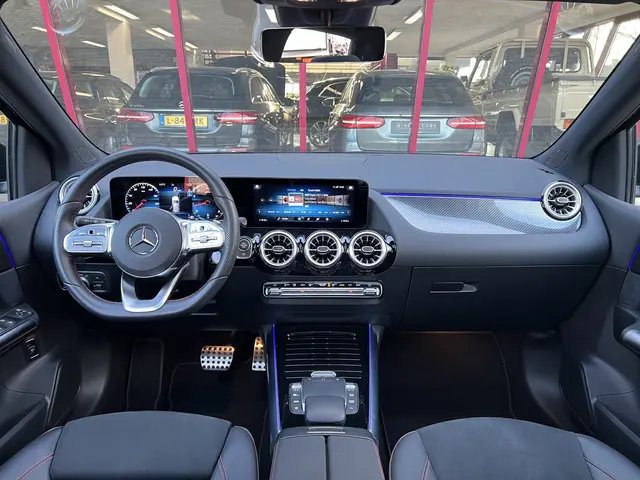 Mercedes-Benz B-Klasse 180 AMG Line 2023 Benzine 20